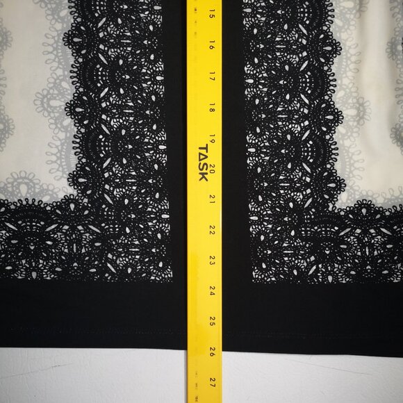 Alfani Petite Ladies Size Medium Petite Black & Ivory Patterned Tunic Length Top - Picture 10 of 10